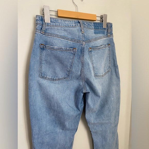 Abercrombie Curve Love Mom High Rise Distressed Jeans 27 Short Light Wash - Picture 6 of 9